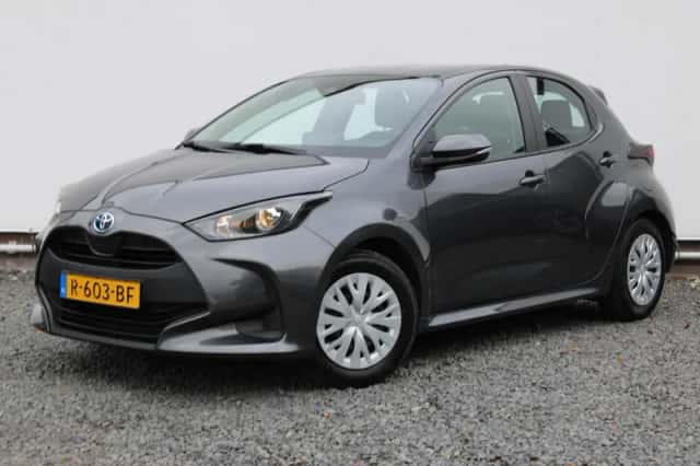 Toyota Yaris (2022) thumbnail 5