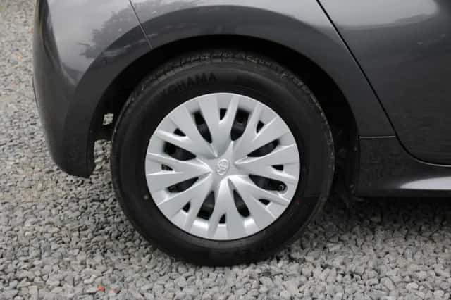 Toyota Yaris (2022) thumbnail 6
