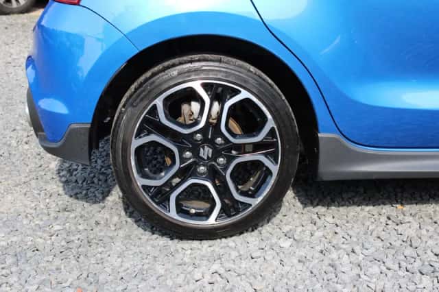 Suzuki Swift (2021) thumbnail 6