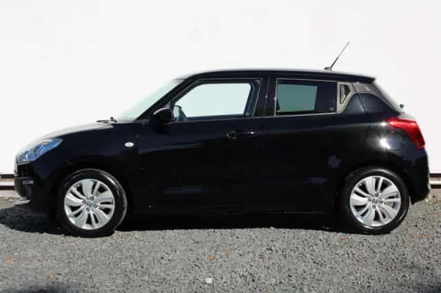 Suzuki Swift (2019) thumbnail 3