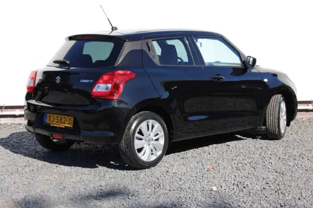 Suzuki Swift (2019) thumbnail 4