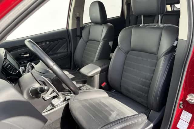 Mitsubishi Outlander (2020) thumbnail 6