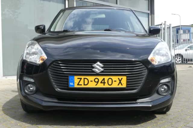 Suzuki Swift (2019) thumbnail 3