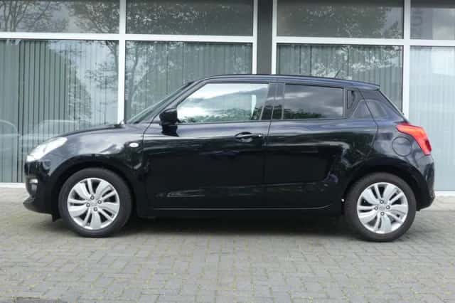 Suzuki Swift (2019) thumbnail 4
