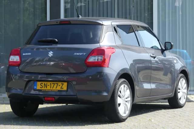 Suzuki Swift (2018) thumbnail 5