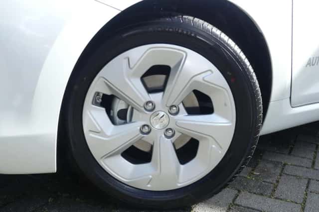 Suzuki Swift (2026) thumbnail 2