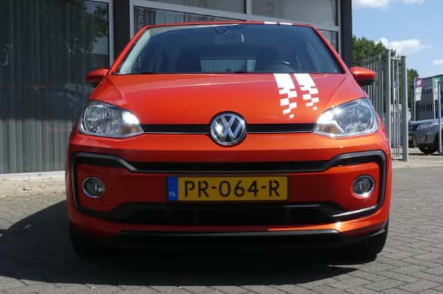 Volkswagen Up! (2017) thumbnail 2
