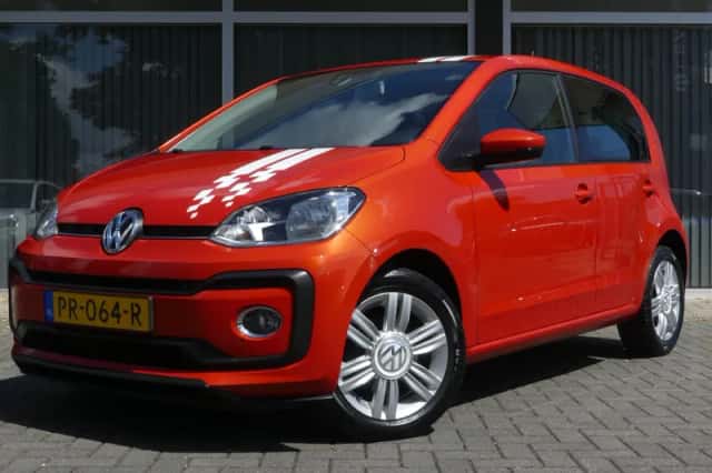Volkswagen Up! (2017) thumbnail 3
