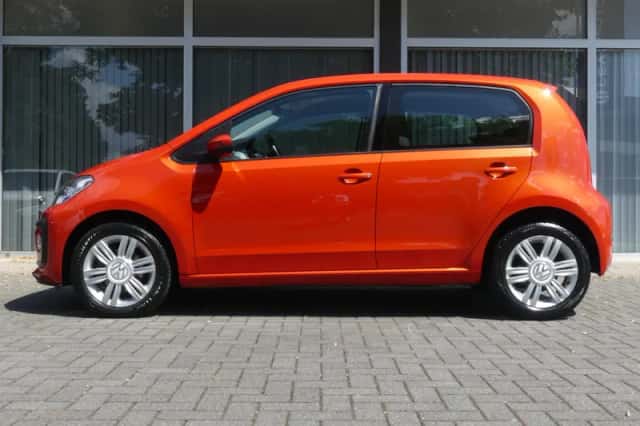 Volkswagen Up! (2017) thumbnail 4