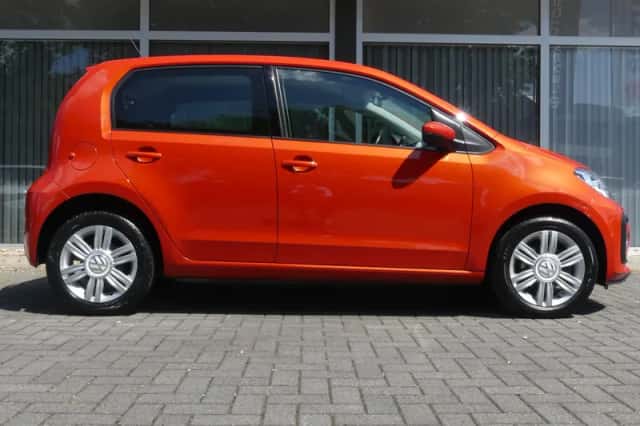 Volkswagen Up! (2017) thumbnail 5