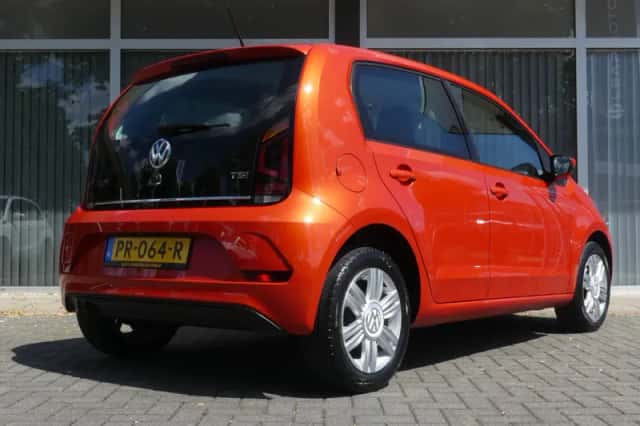 Volkswagen Up! (2017) thumbnail 6