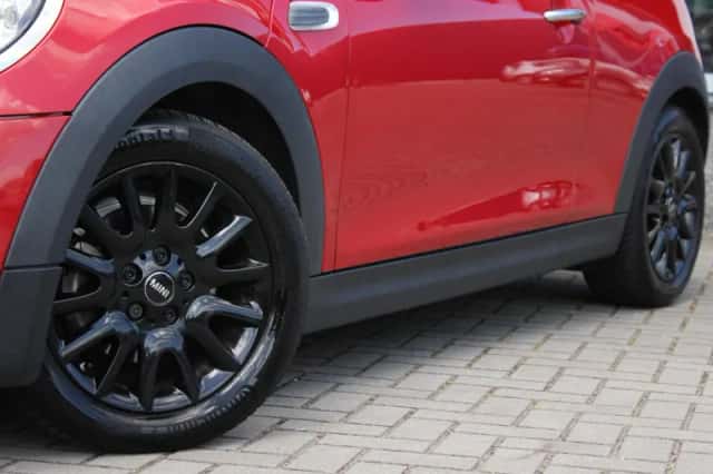 MINI Cooper (2016) thumbnail 2