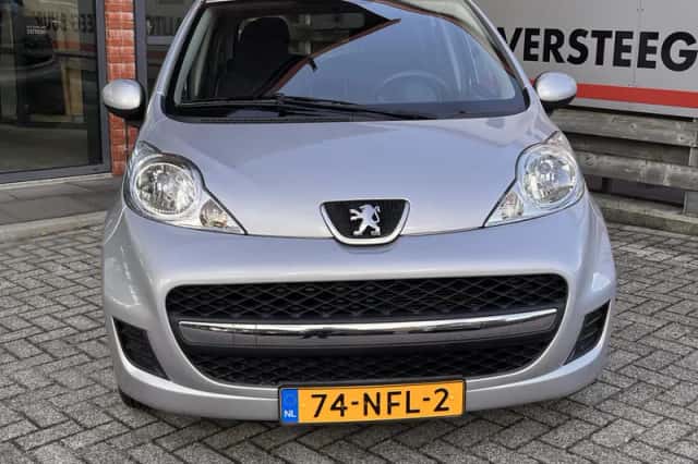 Peugeot 107 (2010) thumbnail 6