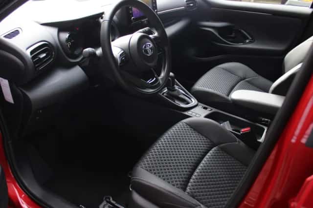Toyota Yaris (2022) thumbnail 6