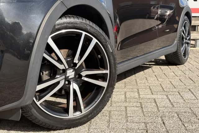 Suzuki Swift (2019) thumbnail 3