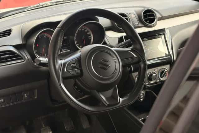 Suzuki Swift (2019) thumbnail 4