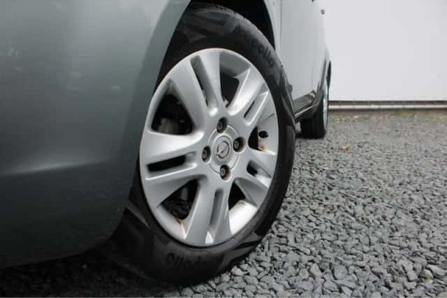 Opel Agila (2012) thumbnail 2