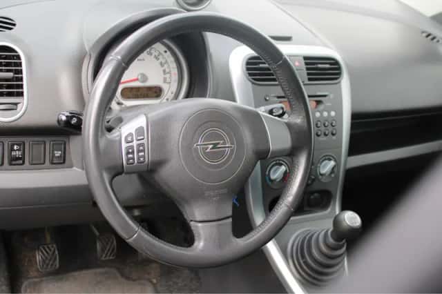 Opel Agila (2012) thumbnail 6