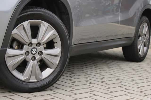 Suzuki Vitara (2022) thumbnail 2