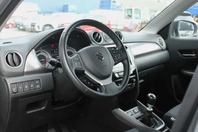 Suzuki Vitara (2022) thumbnail 5