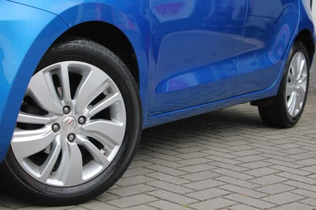 Suzuki Swift (2020) thumbnail 2