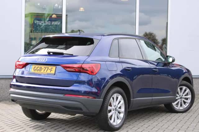 Audi Q3 (2021) thumbnail 3