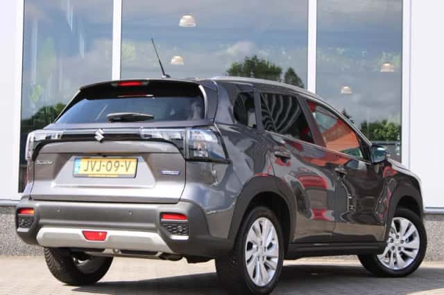 Suzuki S-Cross (2026) thumbnail 3