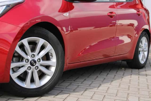 Kia Ceed (2018) thumbnail 2