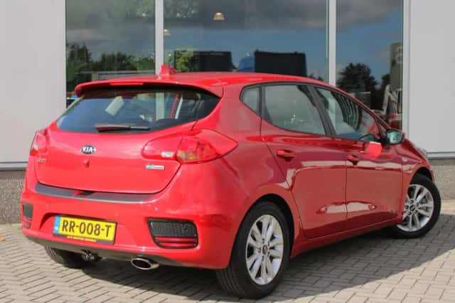 Kia Ceed (2018) thumbnail 3