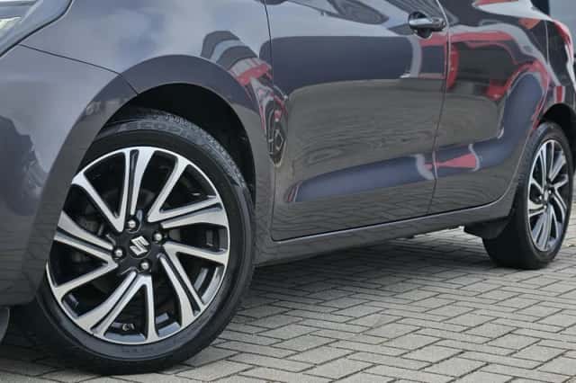 Suzuki Swift (2021) thumbnail 2