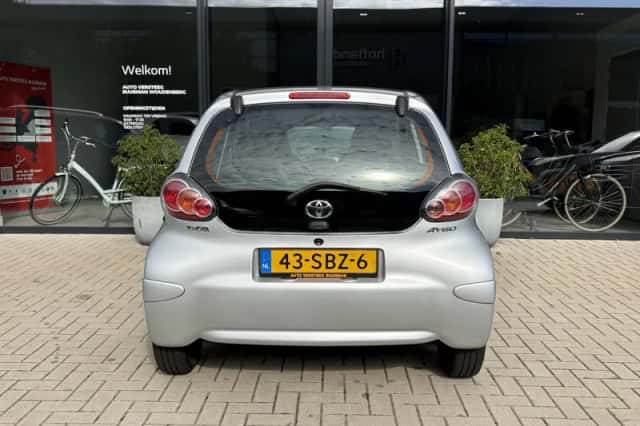 Toyota Aygo (2011) thumbnail 6