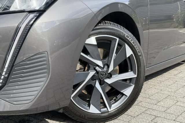 Peugeot 308 (2022) thumbnail 2
