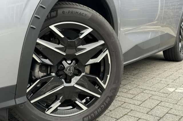 Peugeot 5008 (2024) thumbnail 2