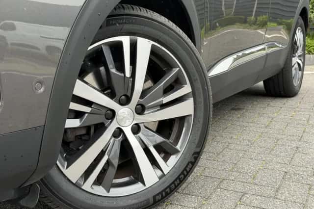 Peugeot 3008 (2022) thumbnail 2