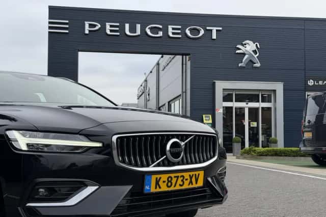 Volvo V60 (2020) thumbnail 3