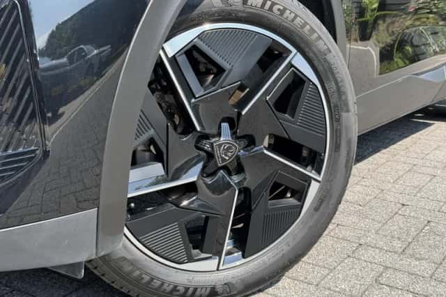Peugeot 408 (2024) thumbnail 2