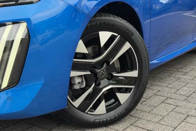 Peugeot 208 (2024) thumbnail 2