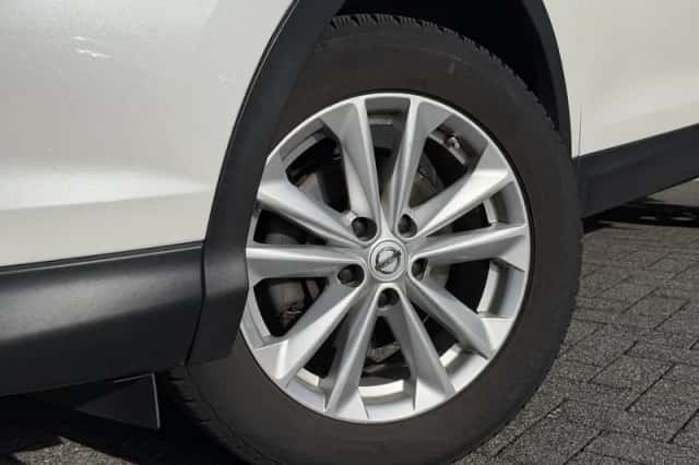 Nissan Qashqai (2015) thumbnail 2