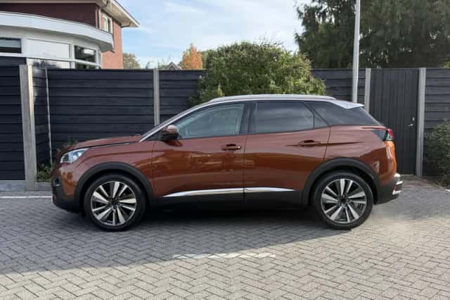 Peugeot 3008 (2017) thumbnail 6