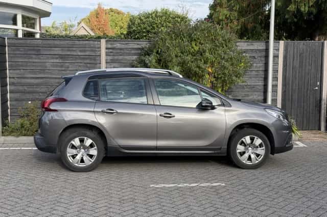 Peugeot 2008 (2019) thumbnail 6