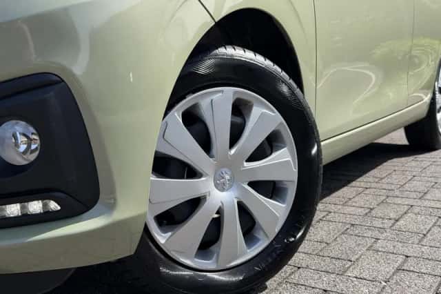 Peugeot 108 (2021) thumbnail 2