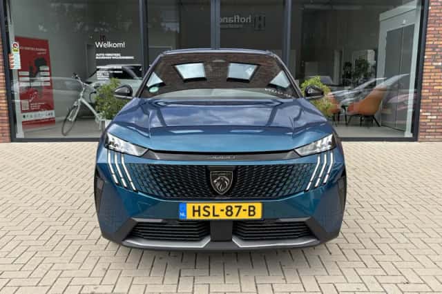 Peugeot 3008 (2025) thumbnail 3