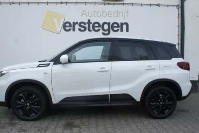 Suzuki Vitara (2025) thumbnail 3