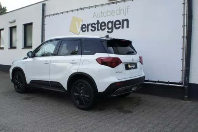 Suzuki Vitara (2025) thumbnail 6