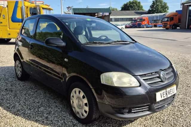 Volkswagen Fox (2005) thumbnail 3