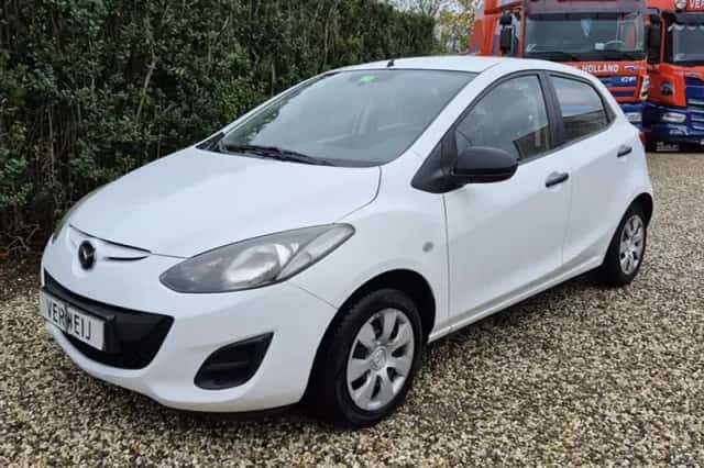 Mazda 2 (2011) thumbnail 1