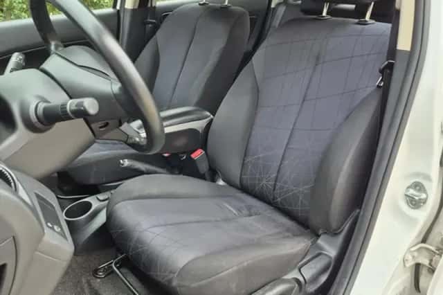 Mazda 2 (2011) thumbnail 6