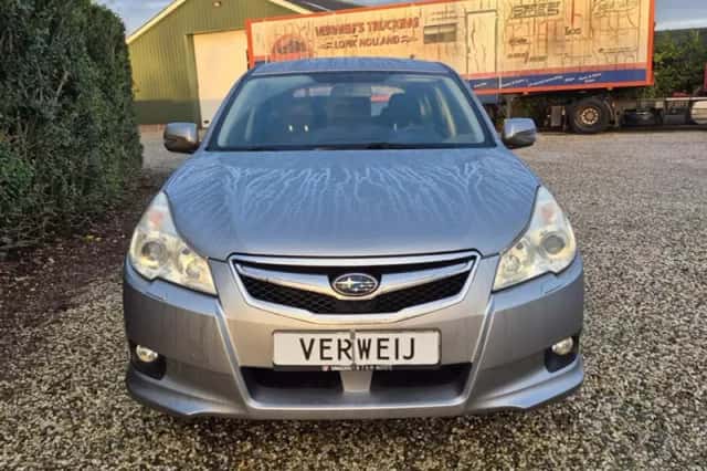 Subaru Legacy (2011) thumbnail 2