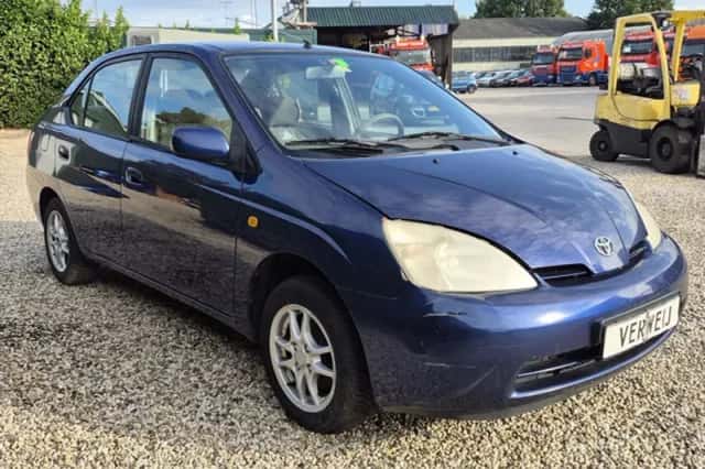 Toyota Prius (2001) thumbnail 3