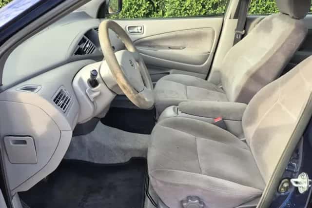 Toyota Prius (2001) thumbnail 5